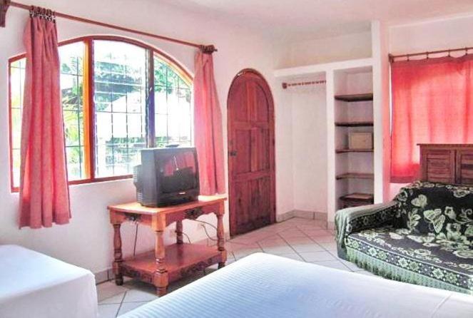 Hotel Flores (Adults Only) Tamarindo Room photo