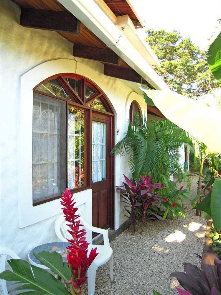 Hotel Flores (Adults Only) Tamarindo Exterior photo