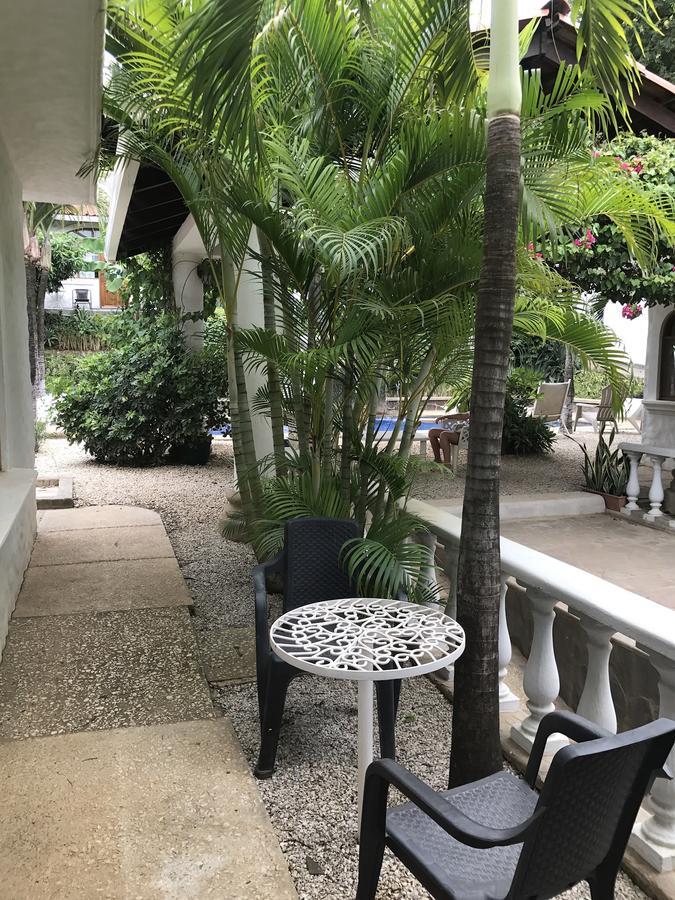 Hotel Flores (Adults Only) Tamarindo Exterior photo